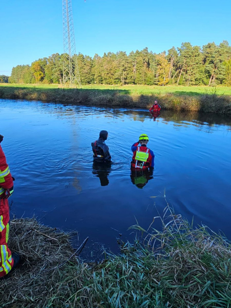 Strömungsretter mit Aqua-Eye im Einsatz in der Ilmenau