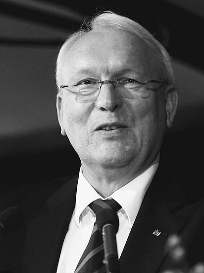 † Ehrenvorsitzender: Klaus Wilkens